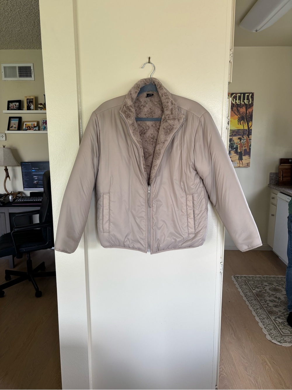 Hollister Women’s/Men’s REVERSIBLE Taupe Puffer Jacket with fleece Lining
